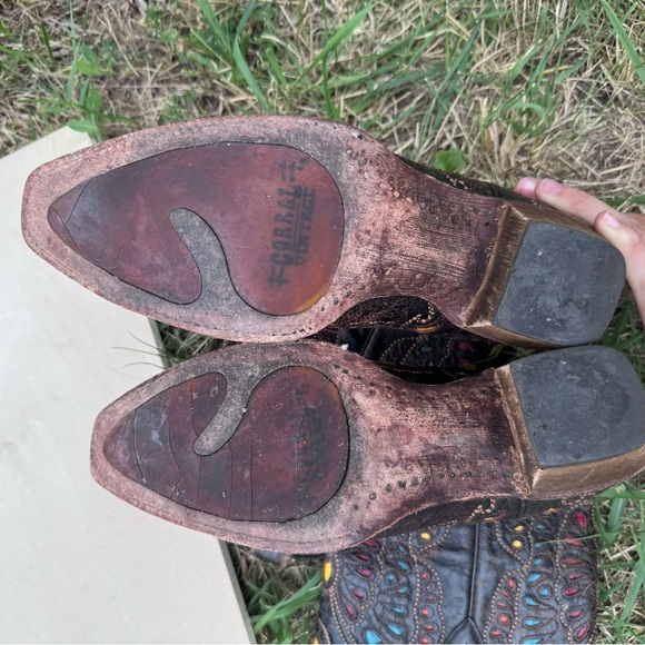 Corral Vintage Butterfly Inlay Boots - Picture 8 of 9